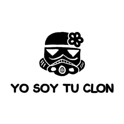 Yo soy tu clon. Niña. Fondo claro.