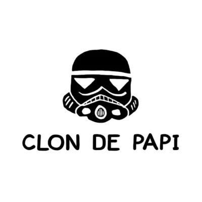 Clon de papi. Niño. Fondo claro.