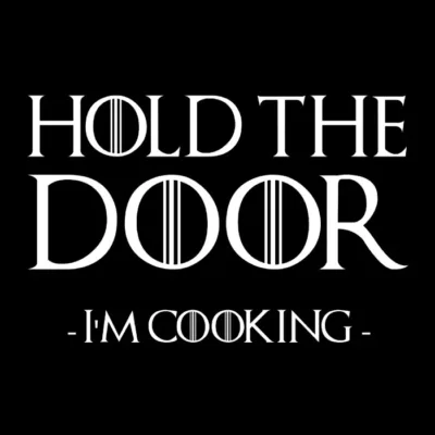 Hold the door. Fondo oscuro.