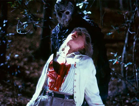 Jason matando a Maddy con una guadaña