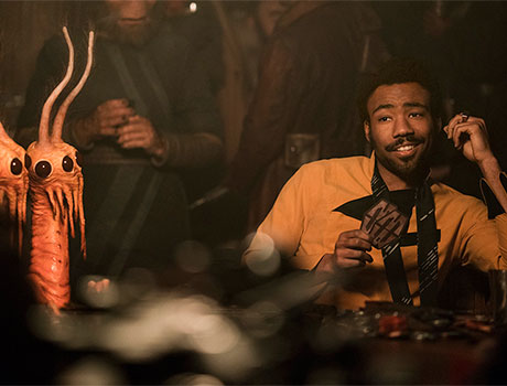 Lando apostando con Han en un juego de cartas