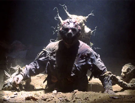 Jason siendo arrastrado al infierno