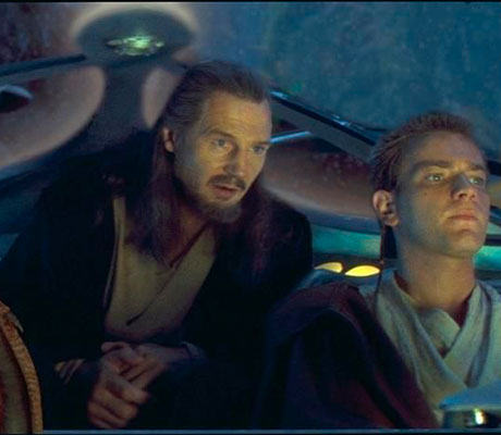 Qui Gon Jin y Obi Wan Kenobi en una nave Gungan