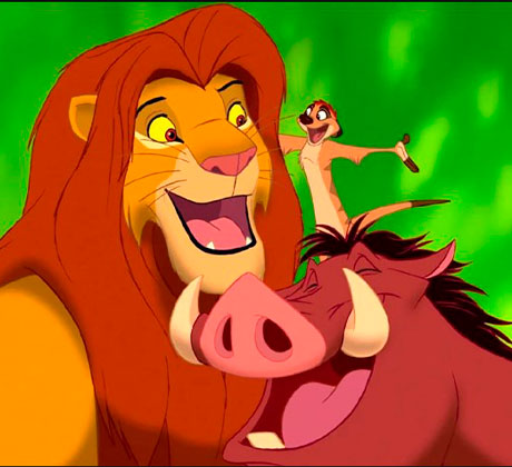 Simba crecido junto a Timón y Pumba