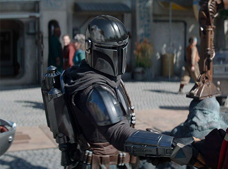 Imagen del personaje Din Djarin en la serie The Mandalorian.