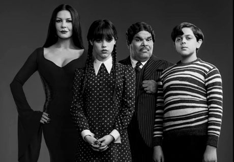 La familia Addams en la serie Wednesday