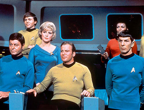 Capitán Kirk y su tripulación en Star Trek: La serie original