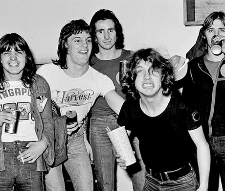 Fotografía de la banda de ACDC en sus comienzos.