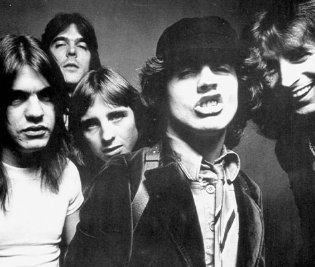 Fotografía de la banda de ACDC utilizada en la portada del albúm Highway to Hell.