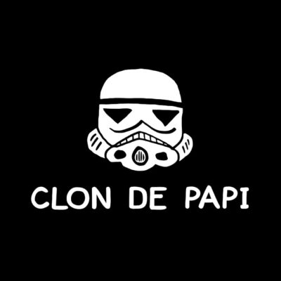 Clon de papi. Niño. Fondo oscuro.