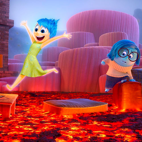 Imagen de alegría y tristeza saltando de objeto en objeto mientras el suelo es lava en la película del revés.