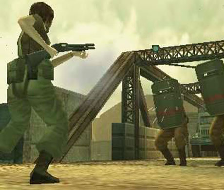 Imagen de juego de uno de los miembros jugables del equipo de Snake en el juego Metal Gear Solid: Portable Ops.