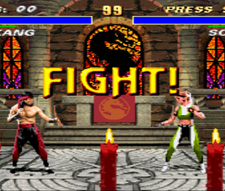 Imagen del comienzo de una batalla entre Liu Kang y Sonya Blade el juego Mortal Kombat 3.