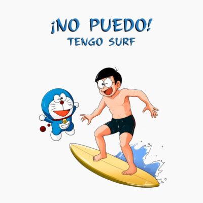 Gato y niño anime cabalgando las olas.