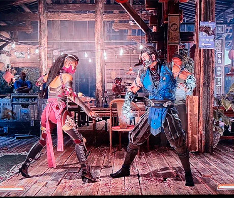 Imagen de Mileena enfrentándose a Sub-Zero en el juego Mortal Kombat 1.