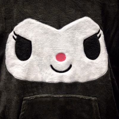 Alternative view of Bata De Pelito Niño Kuromi